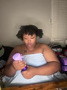 Chocolatebunnyxx96 online show from 28, 4, 2026