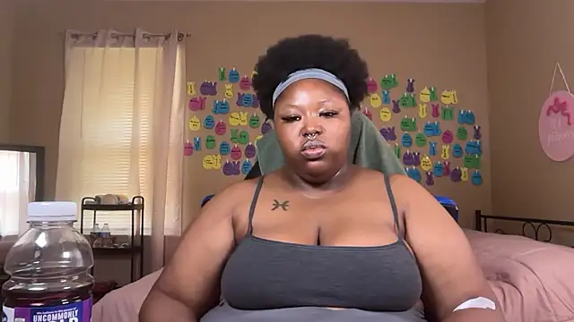 Chocolatebunnyxx96 online show from 14, 7, 2026