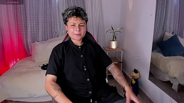 Zury Ramirez online show from 27, 3, 2026