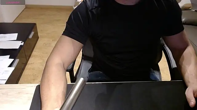 sensualman90 online show from 5, 3, 2026