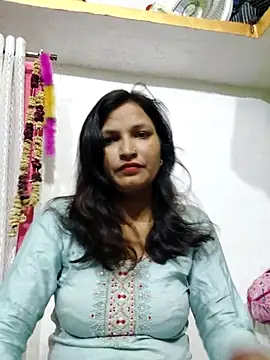 Snapshot of Priyaa_1433 chatting on 18, 6, 2026 Priyaa 1433 online show from 18, 6, 2026