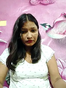 Snapshot of Priyaa_1433 chatting on 8, 7, 2026 Priyaa 1433 online show from 8, 7, 2026