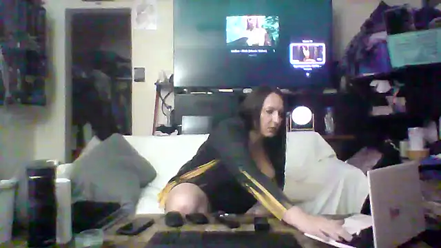 Snapshot of BRUNETTE4U chatting on 27, 6, 2026 BRUNETTE4U online show from 27, 6, 2026