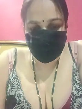 Snapshot of 01Roshani chatting on 18, 6, 2026 01Roshani online show from 18, 6, 2026
