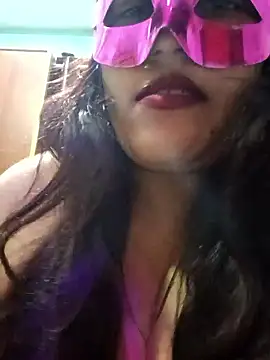 Snapshot of 01Roshani chatting on 7, 1, 2026 01Roshani online show from 7, 1, 2026