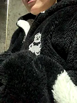 Snapshot of hinicky-0 chatting on 6, 1, 2026 hinicky-0 online show from 6, 1, 2026