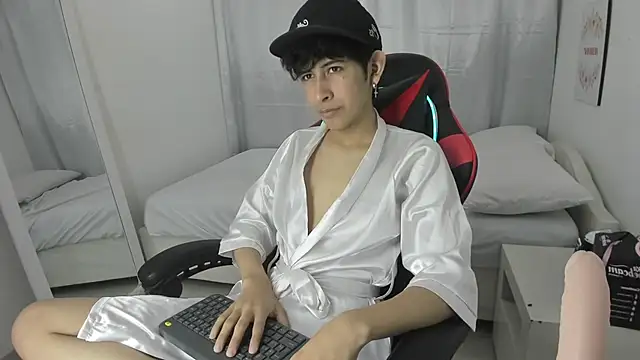 julian xx online show from 24, 3, 2026