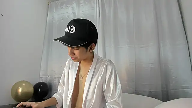 julian xx online show from 18, 5, 2026