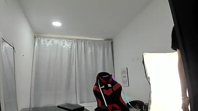 julian xx online show from 9, 3, 2026