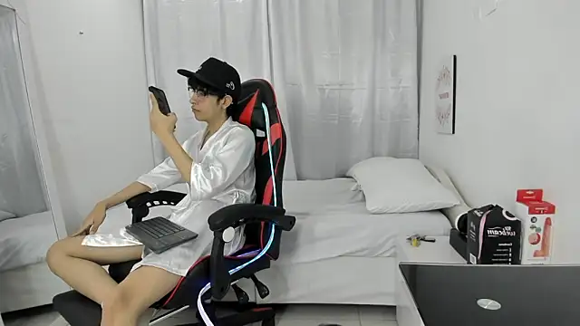 julian xx online show from 17, 3, 2026