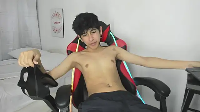 julian xx online show from 28, 3, 2026