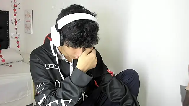 julian xx online show from 27, 2, 2026