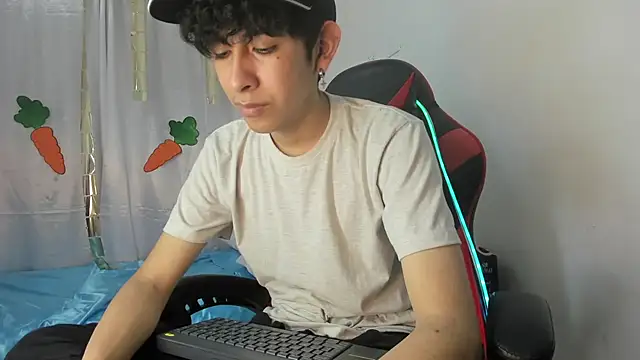 julian xx online show from 13, 4, 2026