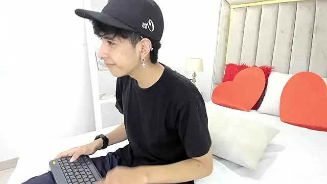 julian xx online show from 11, 2, 2026