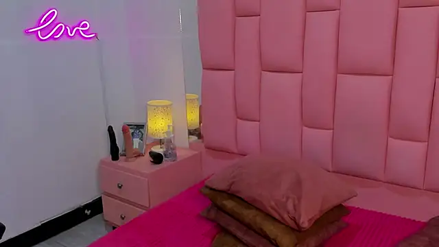 AgatthaRose online show from 4, 2, 2026