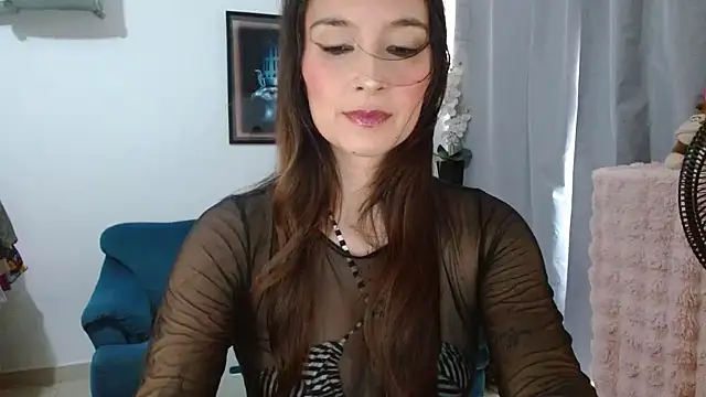 Almaglow  online show from 19, 5, 2026