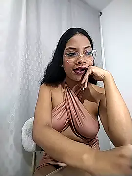 KATALINA SANTANA  online show from 6, 3, 2026