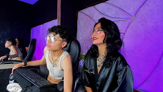 velvet mystic online show from 4, 4, 2026