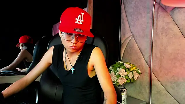 velvet mystic online show from 19, 4, 2026