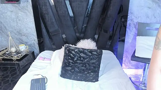 Smith 1s online show from 13, 4, 2026