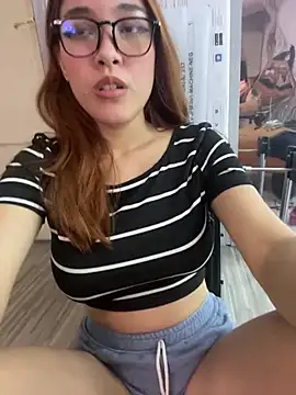 CrystalFairy007 online show from 15, 5, 2026