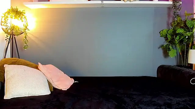 Kira Exe  online show from 14, 4, 2026