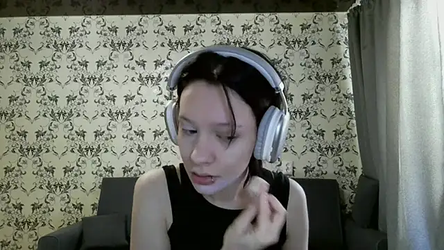 LxayBloom online show from 7, 3, 2026