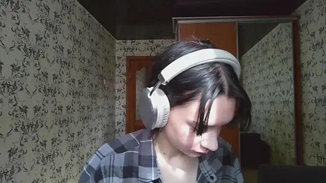 LxayBloom online show from 19, 3, 2026