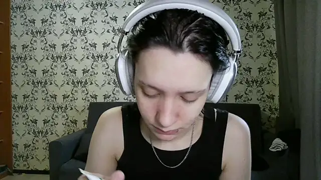 LxayBloom online show from 8, 3, 2026