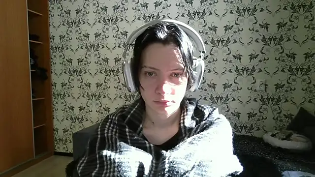 LxayBloom online show from 10, 3, 2026