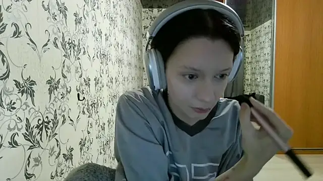 LxayBloom online show from 8, 4, 2026