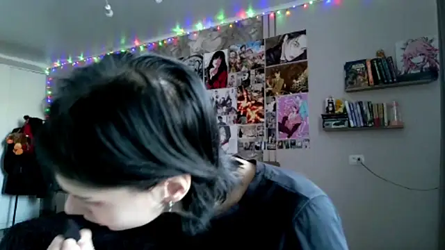 LxayBloom online show from 9, 1, 2026