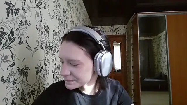 LxayBloom online show from 29, 3, 2026