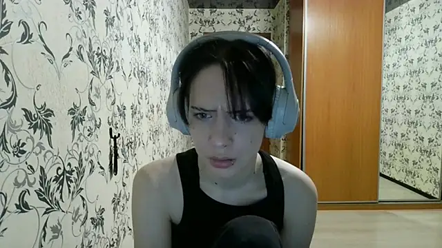 LxayBloom online show from 13, 4, 2026