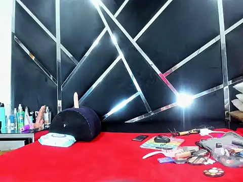 LauraScarlet online show from 2, 3, 2026