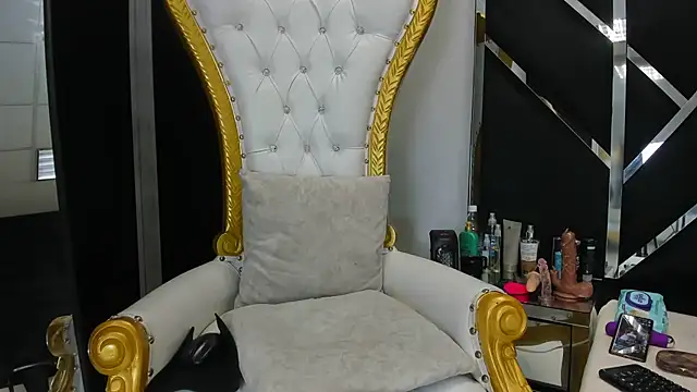 LauraScarlet online show from 9, 3, 2026