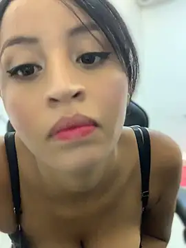 Snapshot of PaulaSweetFire_ chatting on 5, 5, 2026 PaulaSweetFire online show from 5, 5, 2026