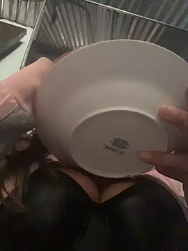 Snapshot of cinthia2011 chatting on 3, 2, 2026 cinthia2011 online show from 3, 2, 2026