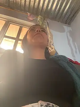 Snapshot of cinthia2011 chatting on 6, 2, 2026 cinthia2011 online show from 6, 2, 2026