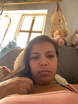 Snapshot of cinthia2011 chatting on 18, 1, 2026 cinthia2011 online show from 18, 1, 2026