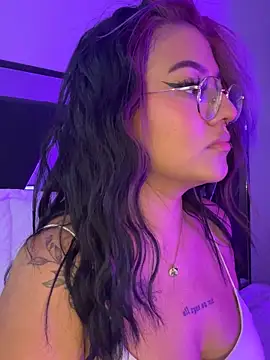 queen of you heart online show from 3, 3, 2026