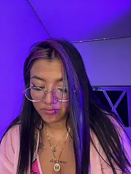 queen of you heart online show from 13, 4, 2026