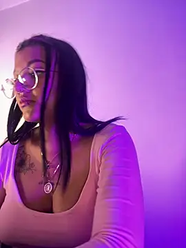 queen of you heart online show from 11, 4, 2026