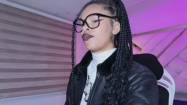 mia gatesvg online show from 17, 3, 2026