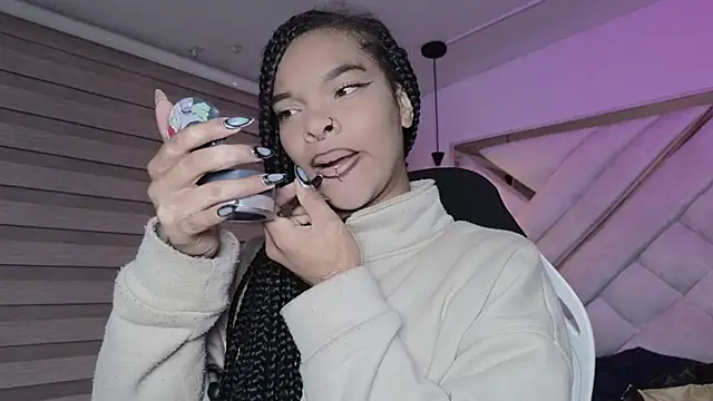 mia gatesvg online show from 19, 3, 2026