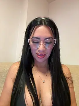 nataliia queen  online show from 24, 4, 2026