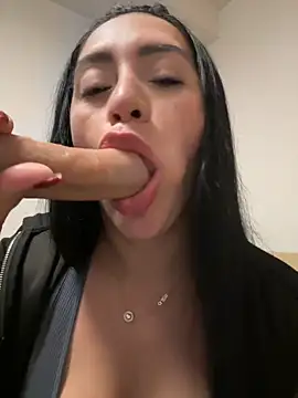 nataliia queen  online show from 11, 4, 2026