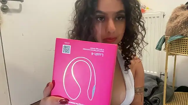 Snapshot of fayfay21@xh chatting on 8, 7, 2026 fayfay21xh online show from 8, 7, 2026