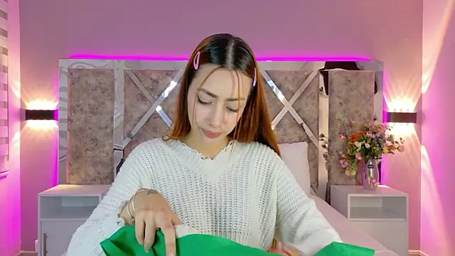 LolaGray   online show from 27, 5, 2026