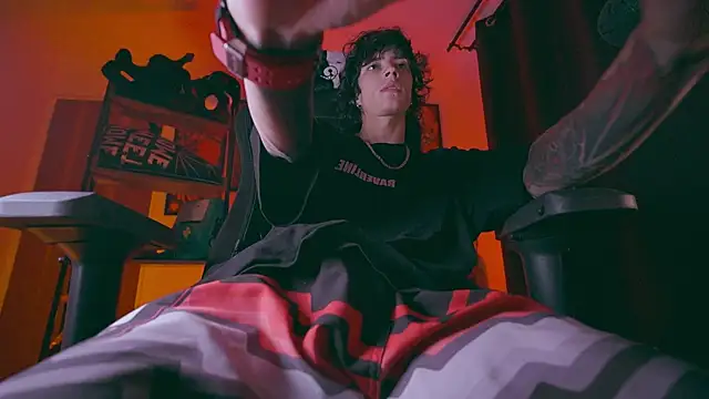 Olliver   y online show from 12, 4, 2026